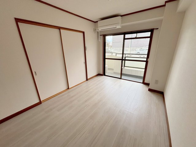 メゾンササキ2の洋室