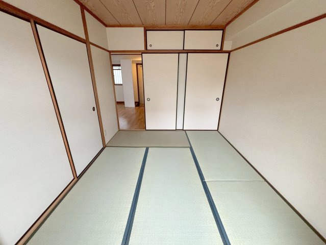 メゾンササキ2の和室