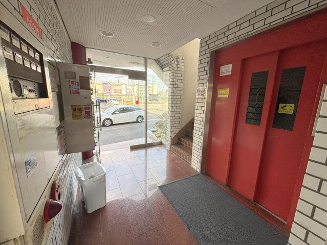 メゾンササキ2のロビー