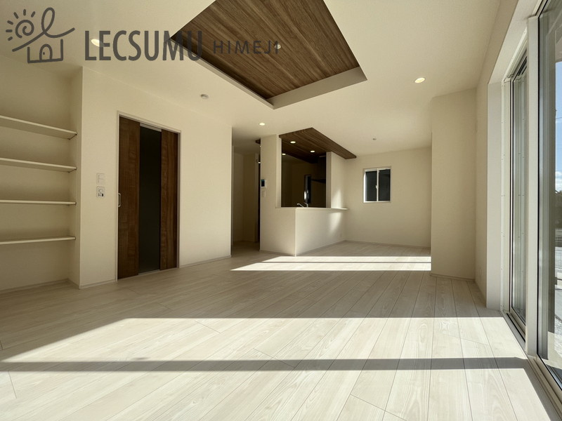 姫路市玉手2丁目/新築戸建の居間・リビング