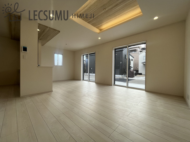 姫路市玉手2丁目/新築戸建の居間・リビング