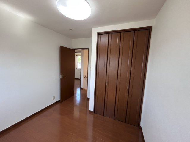 桂見　中古戸建の洋室