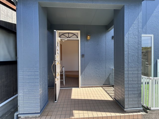 桂見　中古戸建の玄関