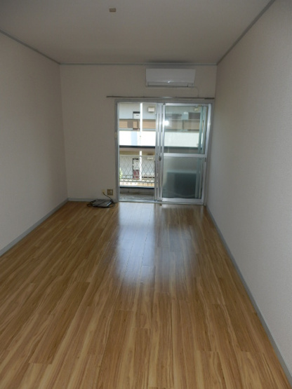 【洋室】 | リンデンハイム | 洋室