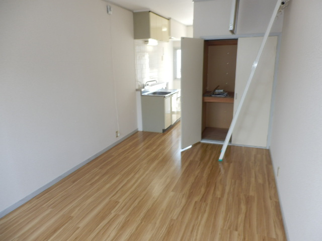 【寝室】 | リンデンハイム | 洋室