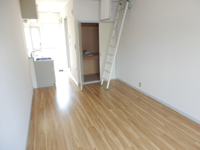 【寝室】 | リンデンハイム | 洋室