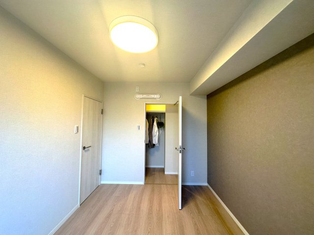 ユニーブル成増　A棟の洋室|家具のレイアウトも自由自在な洋室は、暮らす人のスタイルに寄り添える柔軟な一部屋。毎日をより快適に、自分らしく過ごせる場所です。