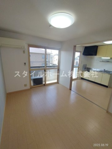 ラークハイム三蔵子Aの居間・リビング