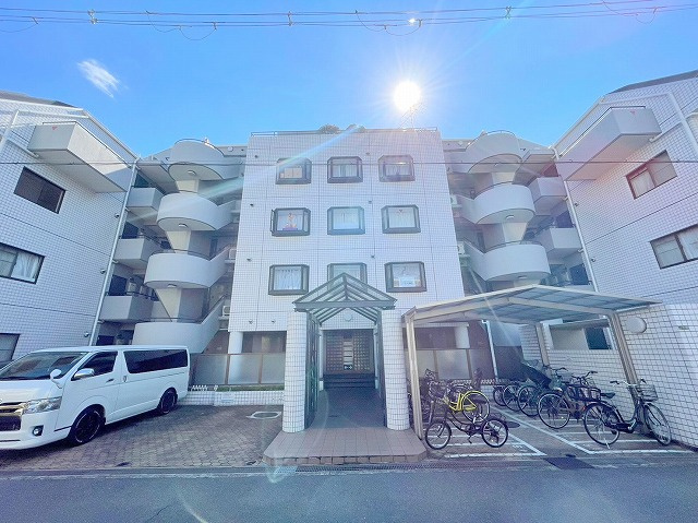 ビラ小松の外観