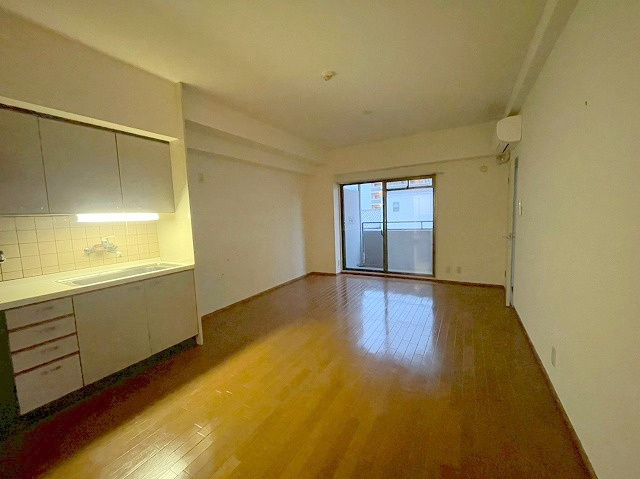 ビラ小松の居間・リビング