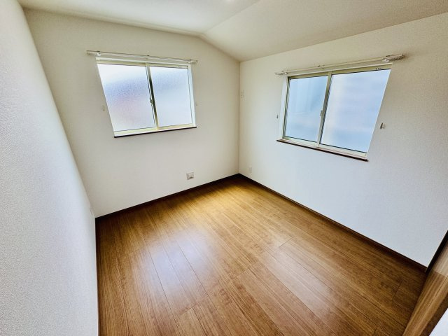 高崎市浜尻町4期　限定1棟　ハートフルタウン　新築建売の洋室