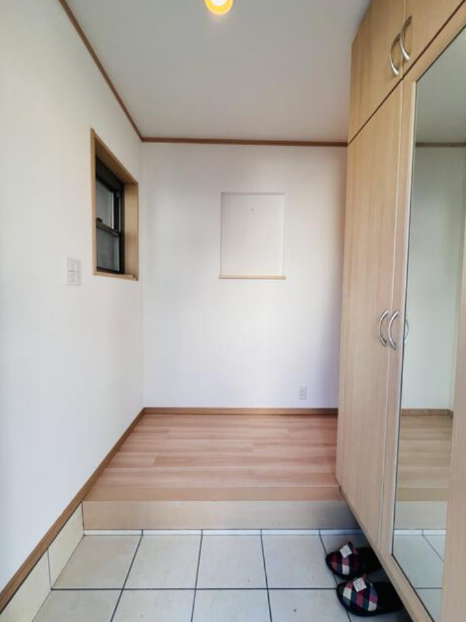 横浜市南区堀ノ内町2丁目 中古戸建て【仲介手数料無料】の玄関