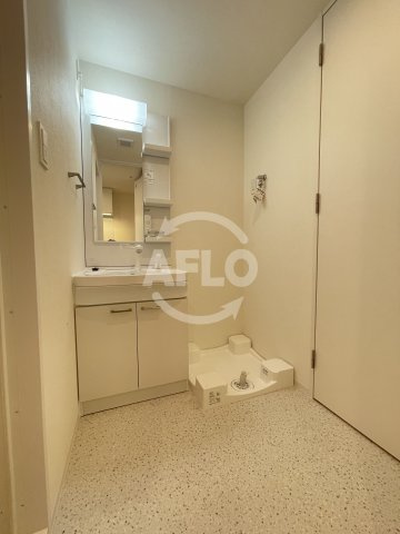 ファーストフィオーレ九条Ⅲの洗面所|ファーストフィオーレ九条III　脱衣所