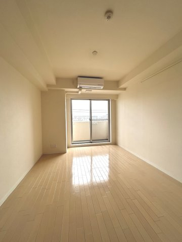 エマーレ行徳の居間・リビング