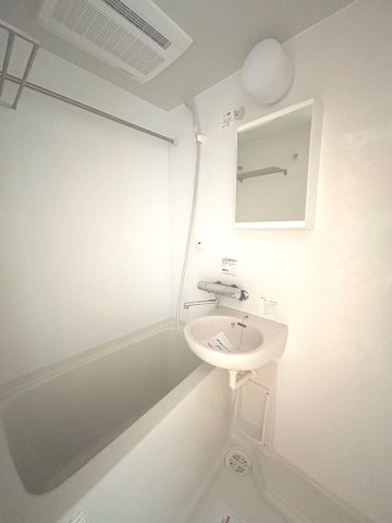 エマーレ行徳の浴室