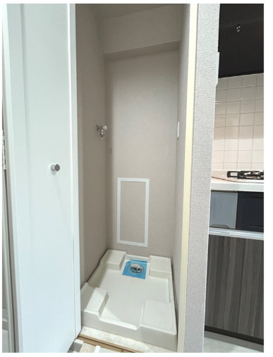 エマーレ行徳の玄関