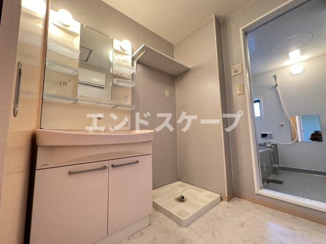 リビングタウン双葉　Ｂの独立洗面台|高崎、前橋のお部屋探しはエンドスケープまで！お客様の理想お聞かせ下さい♪
内装の色味が画像と異なる場合がございます。