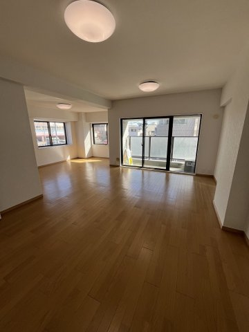 東急ドエルアルス小岩の居間・リビング