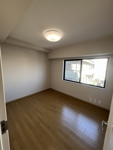 東急ドエルアルス小岩の洋室