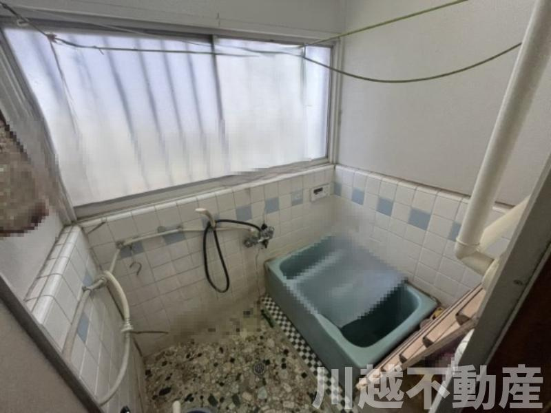 桜を愛でる情緒ある佇まいの浴室|落ち着いた空間のお風呂です