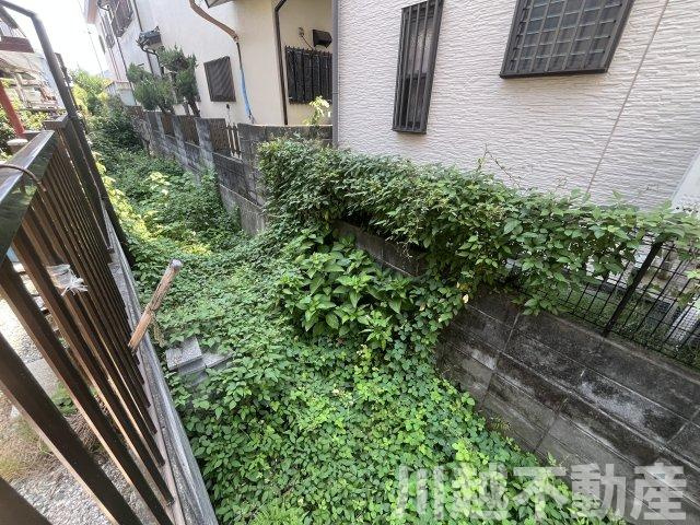 桜を愛でる情緒ある佇まいのその他|南側には川越市所有の水路があります