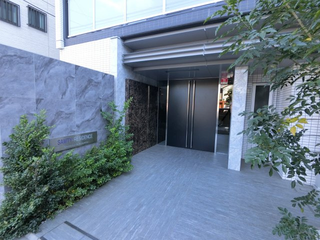 ラクラス下総中山のエントランス