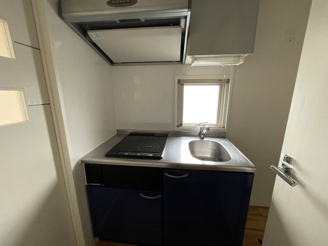 アスリート江坂Ⅱ番館のキッチン|同建物反転タイプを表示しています