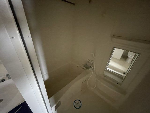 アスリート江坂Ⅱ番館の浴室|同建物反転タイプを表示しています