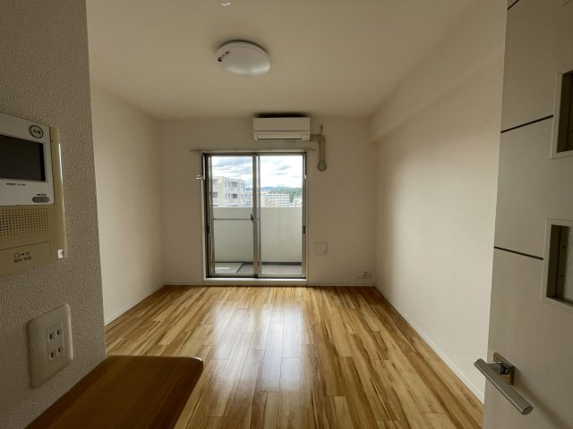 アスリート江坂Ⅱ番館の洋室|同建物反転タイプを表示しています