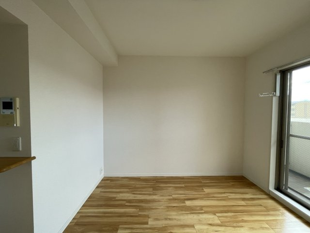 アスリート江坂Ⅱ番館の洋室|同建物反転タイプを表示しています