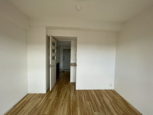 アスリート江坂Ⅱ番館の洋室|同建物反転タイプを表示しています