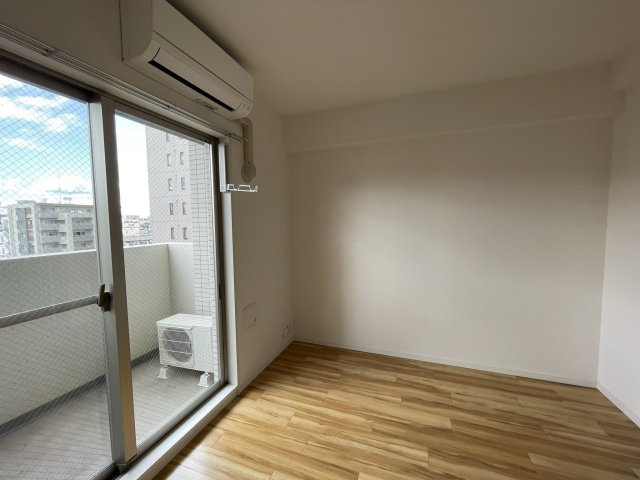 アスリート江坂Ⅱ番館の洋室|同建物反転タイプを表示しています