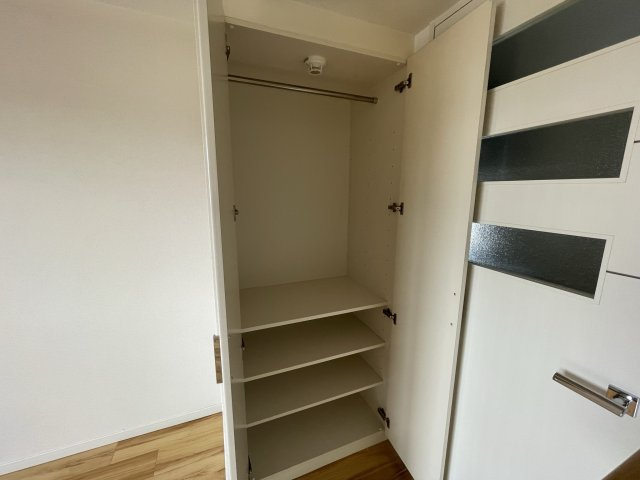 アスリート江坂Ⅱ番館の収納|同建物反転タイプを表示しています