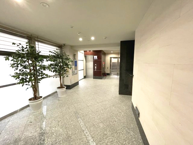 アスリート江坂Ⅱ番館のエントランス