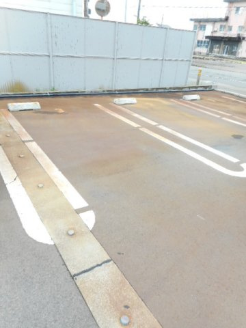 ラ　メゾン　ド　ソイエの駐車場