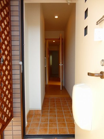 ラ　メゾン　ド　ソイエの玄関