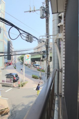 東側窓　外干しできます