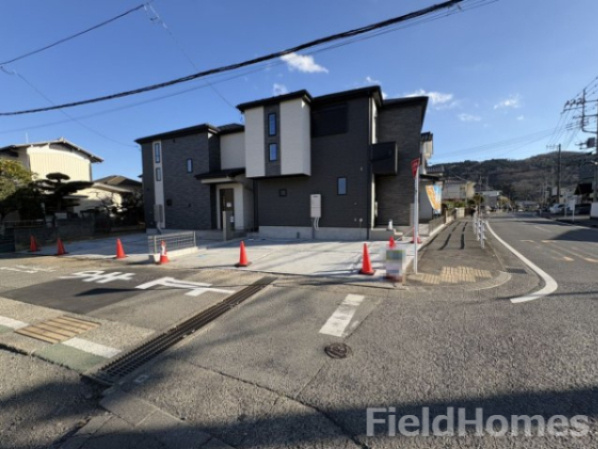 秦野市渋沢１丁目新築戸建て　第2-1号棟の前面道路含む現地写真|前面道路含む現地写真です。
