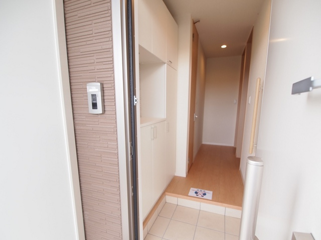 シャーメゾン龍田の玄関