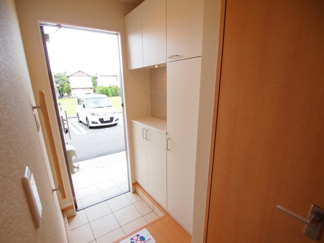 シャーメゾン龍田の玄関