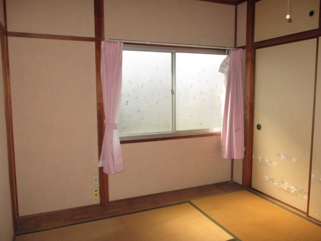 生駒郡斑鳩町法隆寺東２丁目の一戸建ての居間・リビング