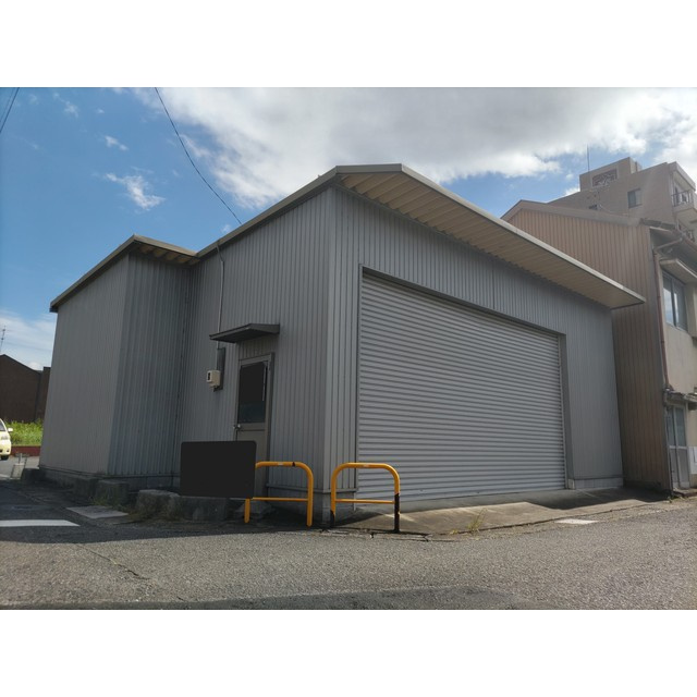 岐阜市山吹町６丁目の倉庫の外観