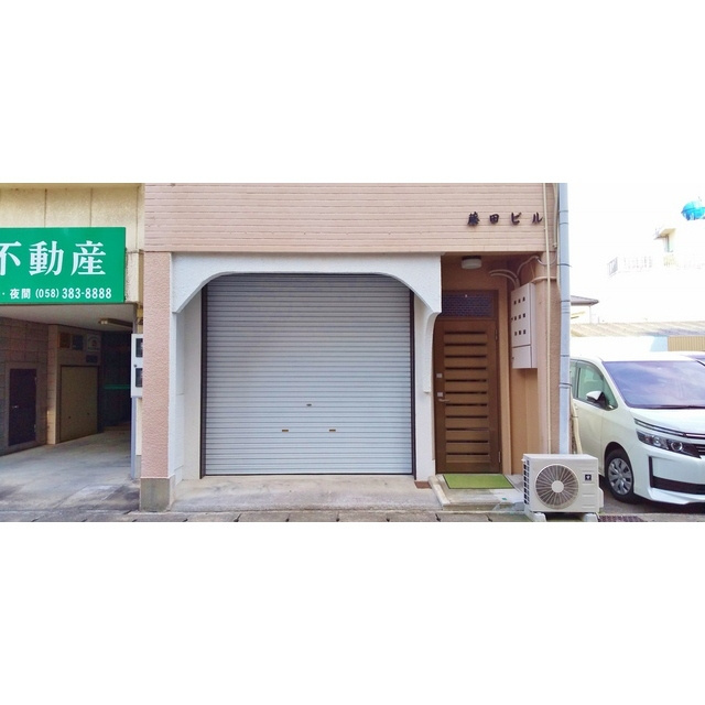藤田ビルのエントランス