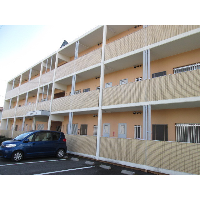 レジデンス桜の駐車場