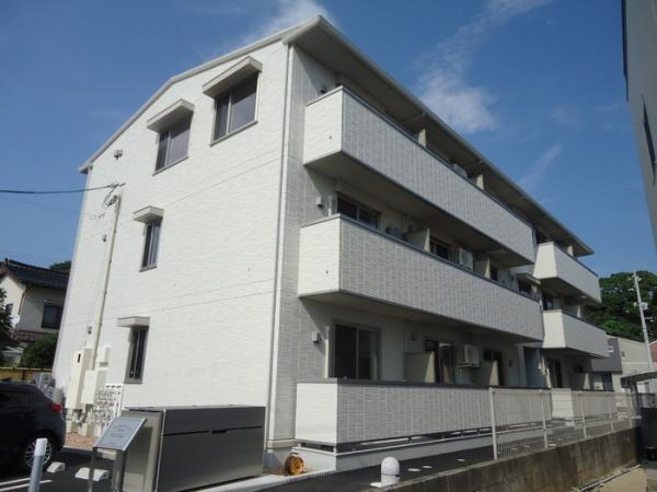 ロイヤルステージ浜乃木の外観