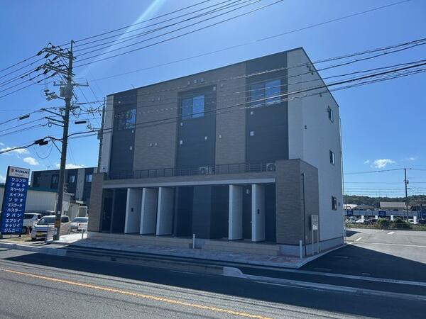 ネオ　チェリーコート　３