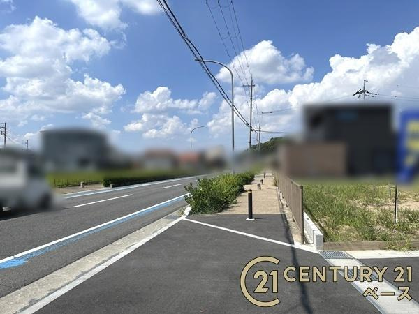 北葛城郡広陵町大字三吉の売地の前面道路含む現地写真|■現地撮影写真■道路と高低差の少ないフラットな敷地です！