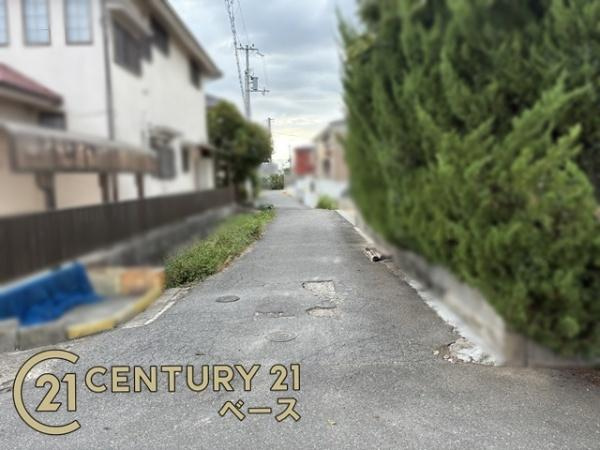 リーブルガーデン法蓮町 ／新築一戸建の前面道路含む現地写真|■現地撮影写真■スーパーなど商業施設が徒歩圏内に近接しています。