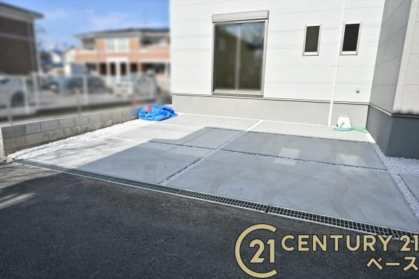 リーブルガーデン法蓮町 ／新築一戸建の前面道路含む現地写真|■現地撮影写真■スーパーなど商業施設が徒歩圏内に近接しています。