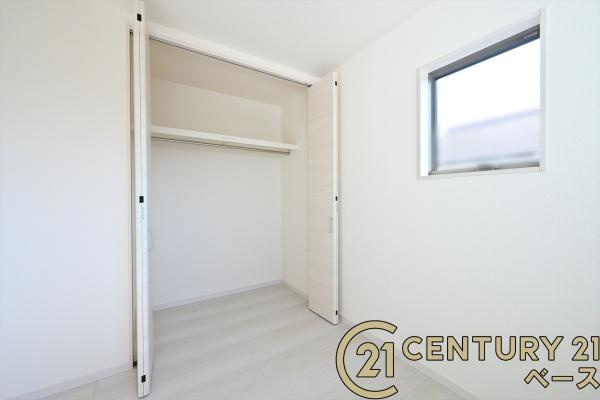 リーブルガーデン法蓮町 ／新築一戸建の内観：施工例|■三面鏡タイプのミラーキャビネット！収納スペースも豊富です！■